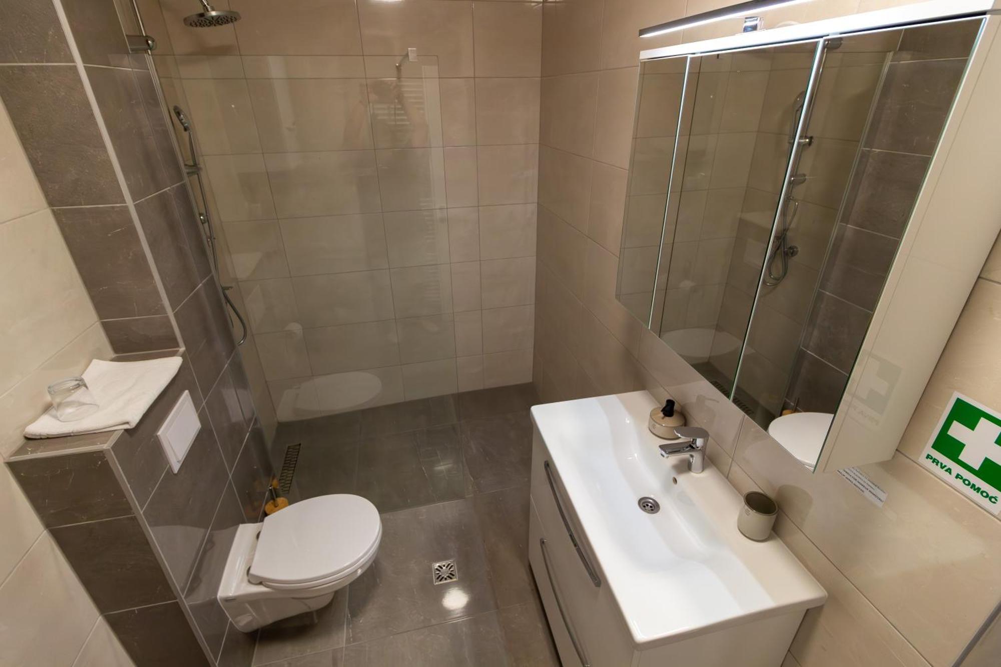 Gajeva Rooms - Stockholm Apartment Self Check-In Virovitica Exterior foto